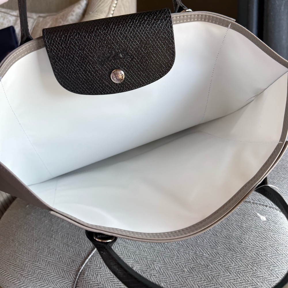 Longchamp Elegant Gray Tote Bag - Picture 4 of 6